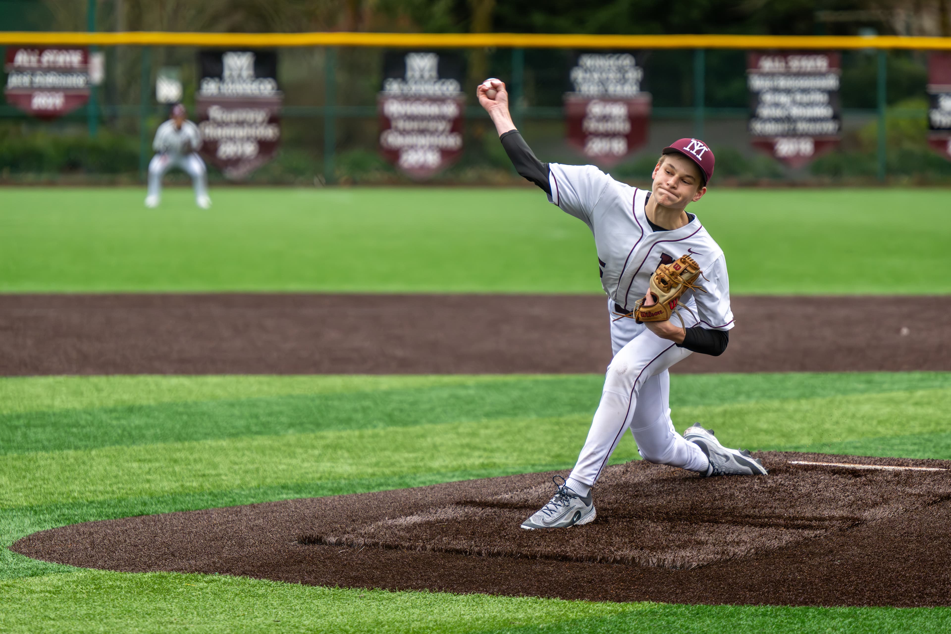 Dash Dahlberg pitching for Mercer Island