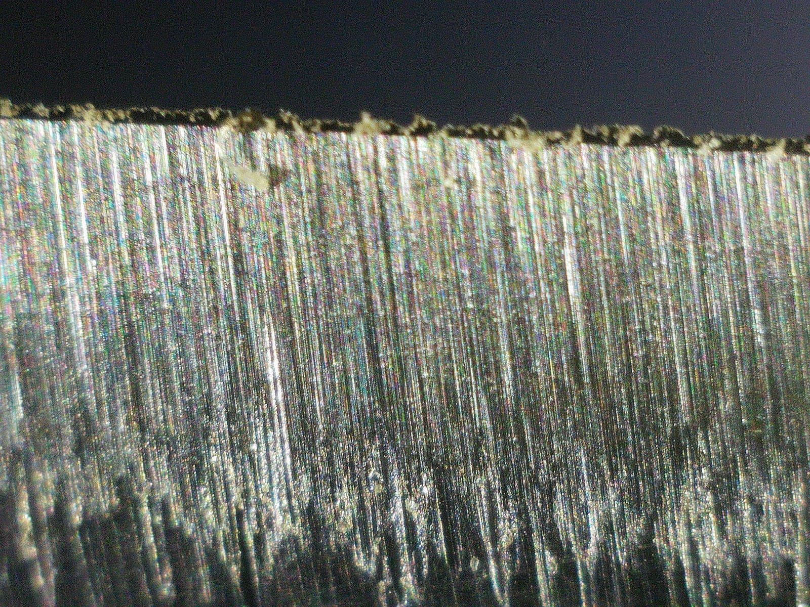 Digital microscope view of a knife edge after 600-grit sanding